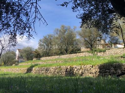 Terrain constructible - 1 066 m²