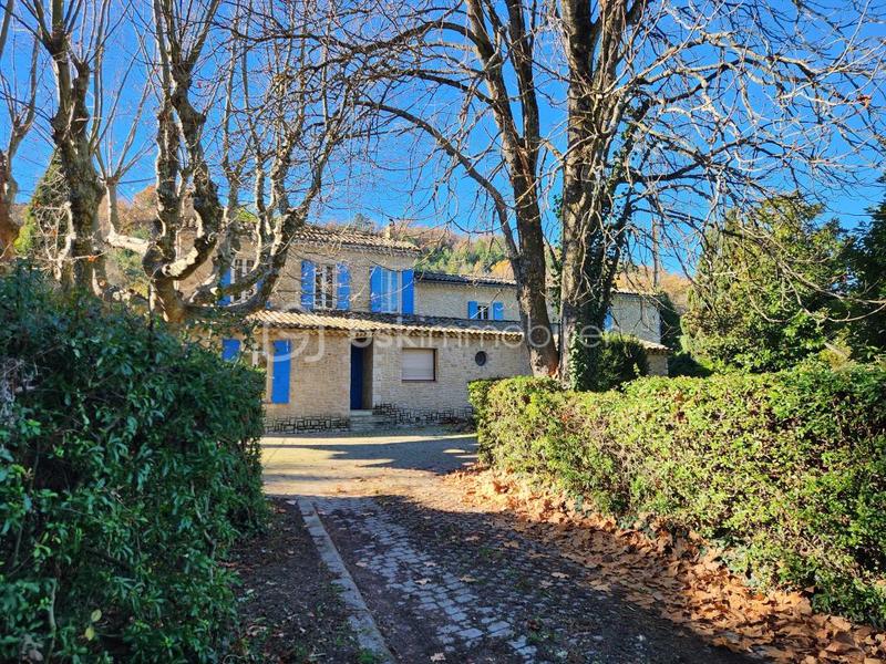 Maison en pierre - 193 m² - 6 pièces