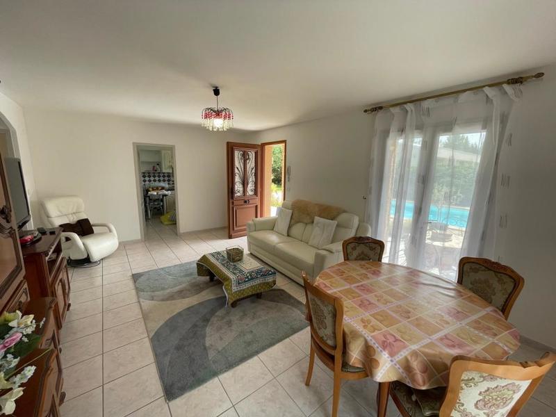 Maison - 202 m² - 8 pièces