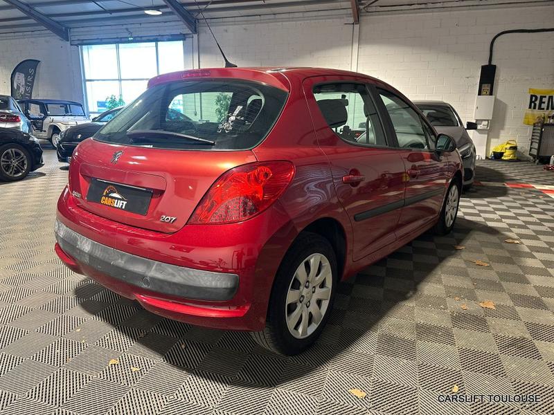 Peugeot 207 1.4i 90cv Trendy - 1ere Main Historique Complet