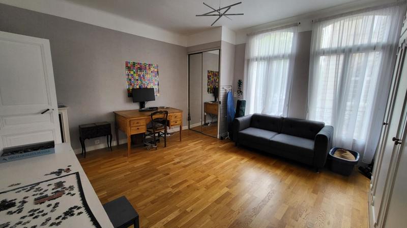 Maison - 236 m² - 10 pièces