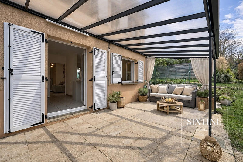 Maison traditionnelle - 82 m² - 4 pièces