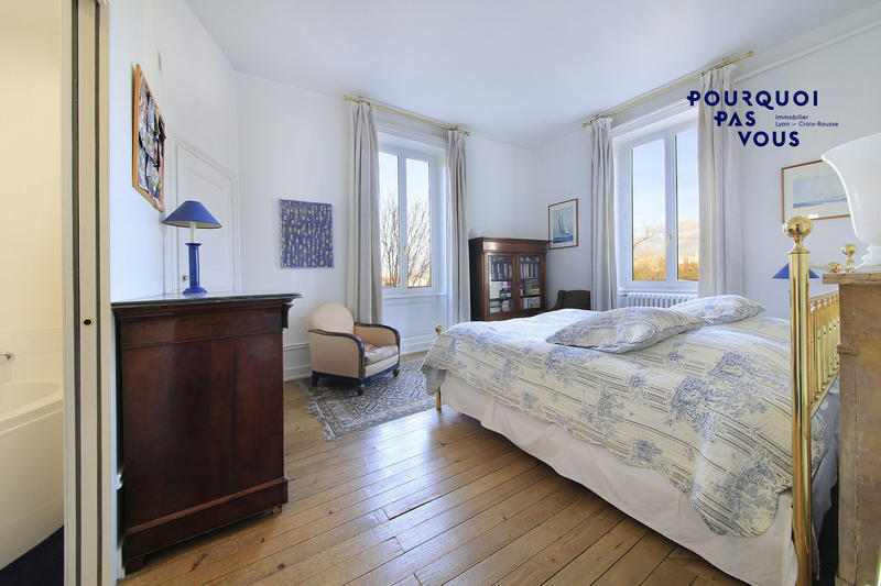 Maison - 400 m² - 10 pièces