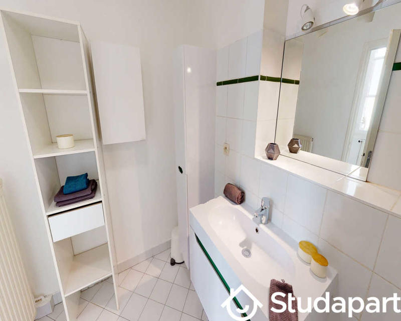 Chambre - 90 m² - 1 pièce