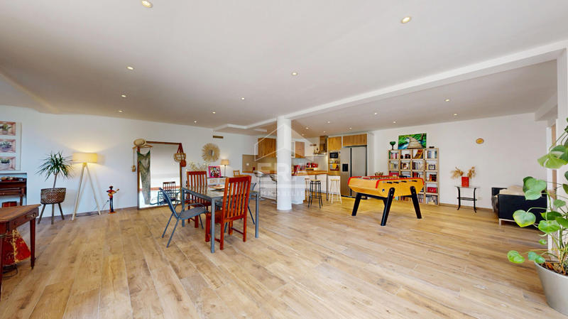 Appartement - 140 m² - 3 pièces