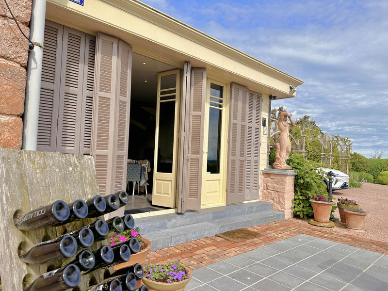 Propriété - 360 m² - 11 pièces