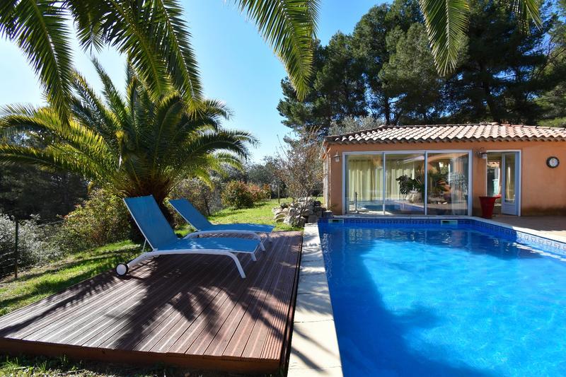 Villa - 235 m² - 6 pièces