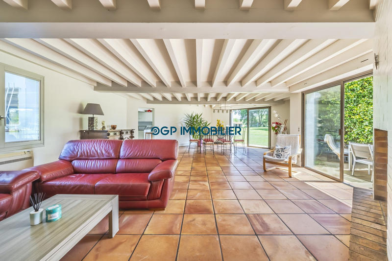 Maison - 214 m² - 6 pièces