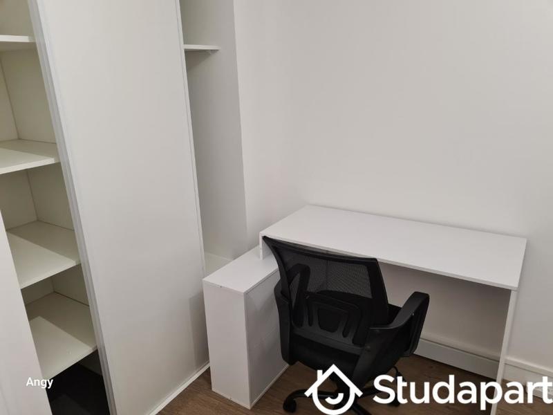 Chambre - 10 m² - 1 pièce