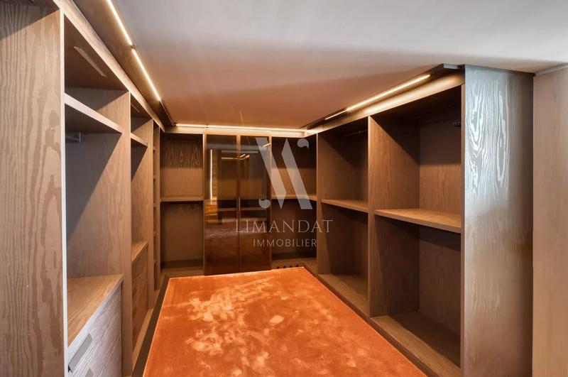 Villa - 570 m² - 7 pièces