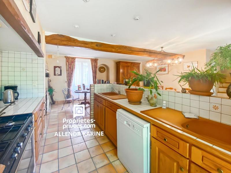 Maison - 220 m² - 11 pièces