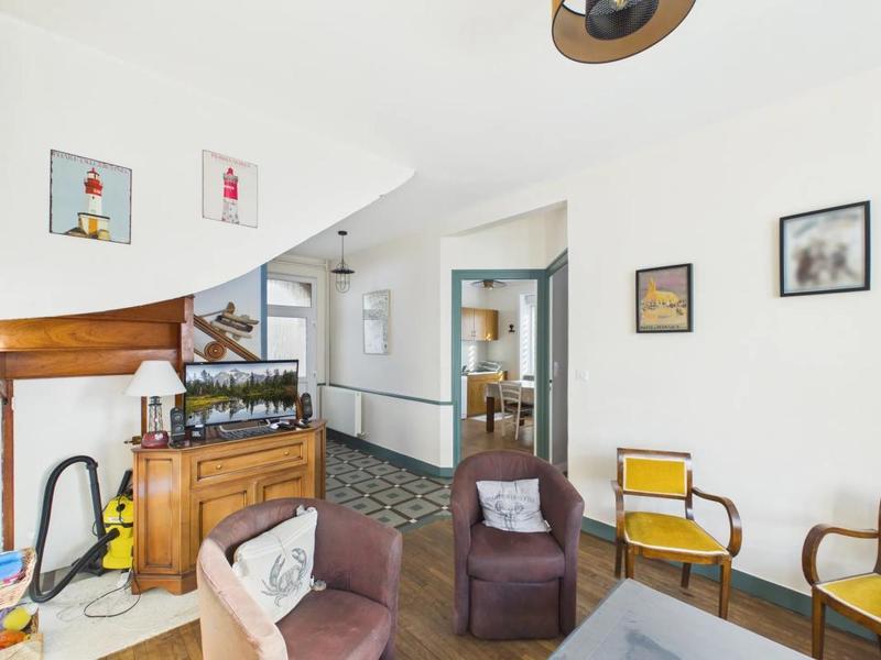 Maison - 111 m² - 7 pièces