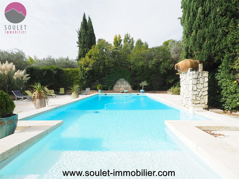 Propriété - 600 m² - 16 pièces