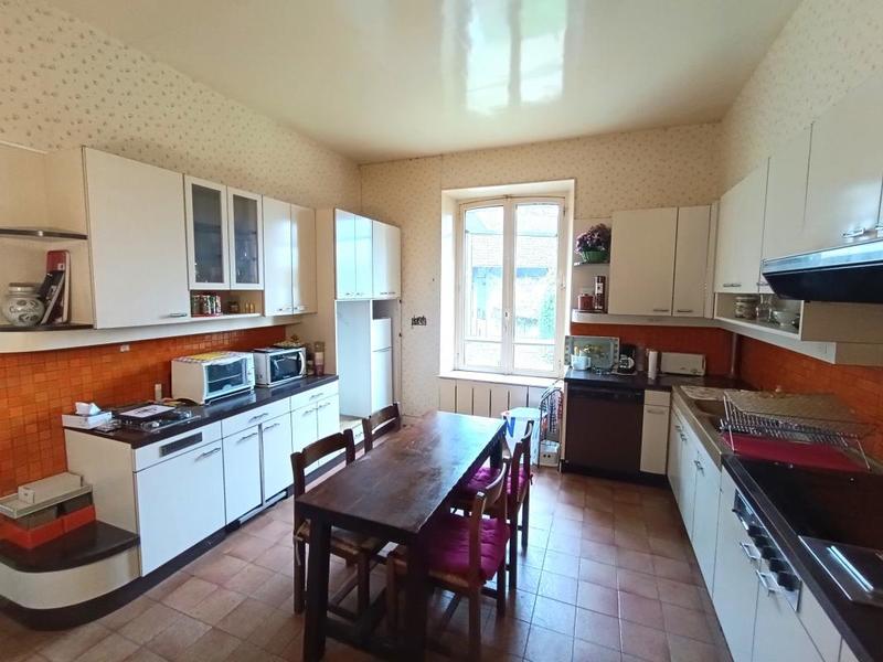 Maison - 210 m² - 5 pièces