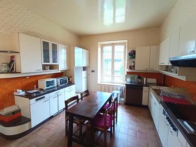 Maison - 210 m² - 5 pièces