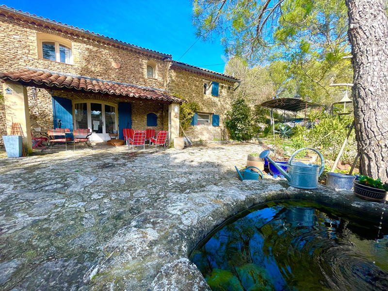 Maison - 228 m² - 8 pièces