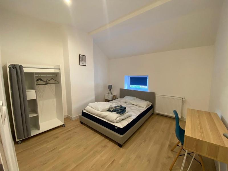 Chambre - 14 m² - 7 pièces