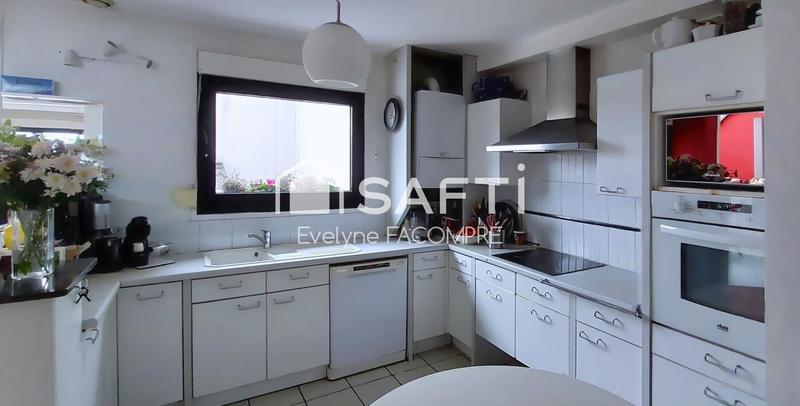 Maison - 140 m² - 6 pièces