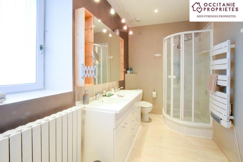 Propriété - 625 m² - 15 pièces