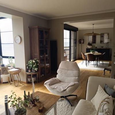 Maison - 275 m² - 9 pièces