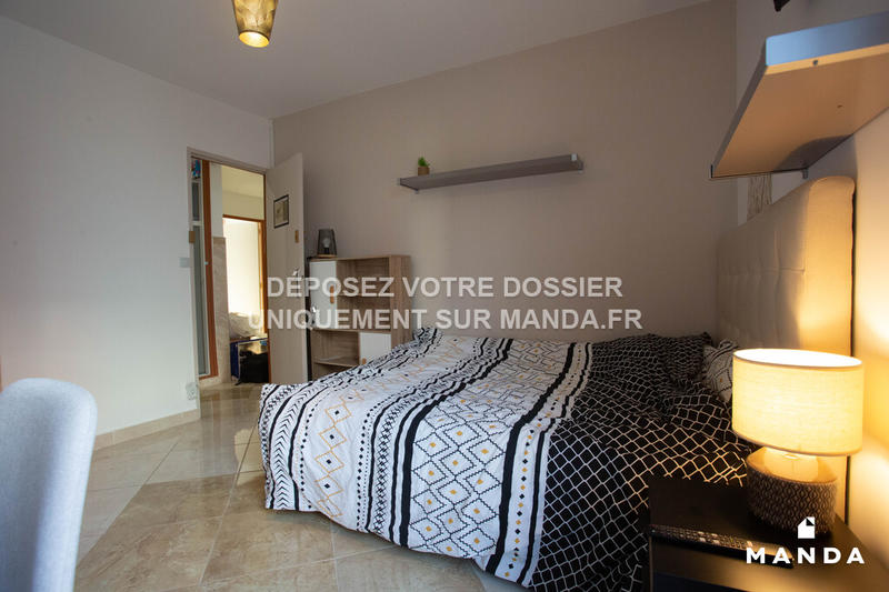 Chambre - 10 m² - 4 pièces