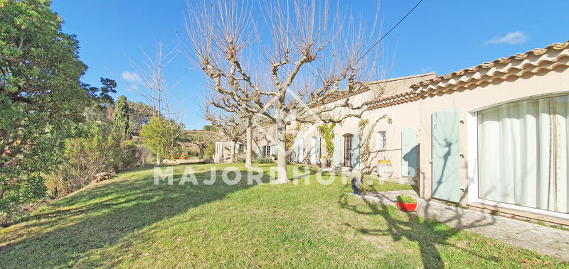 Maison - 330 m² - 8 pièces