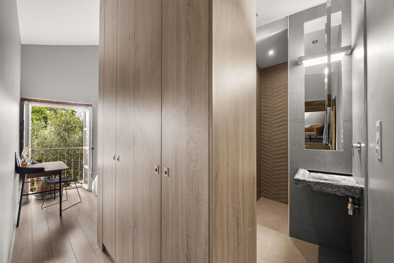 Maison - 270 m² - 8 pièces