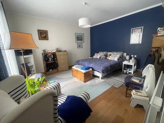 Maison - 255 m² - 7 pièces