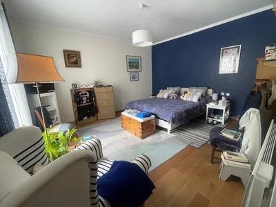 Maison - 255 m² - 7 pièces