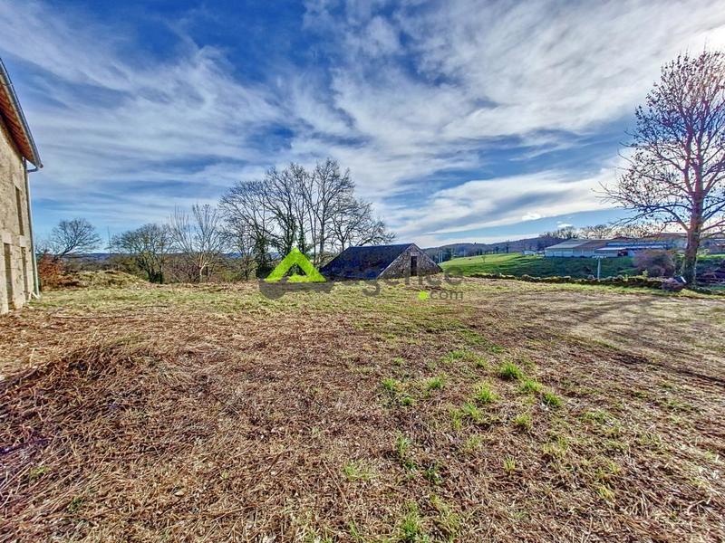 Maison - 200 m² - 2 pièces