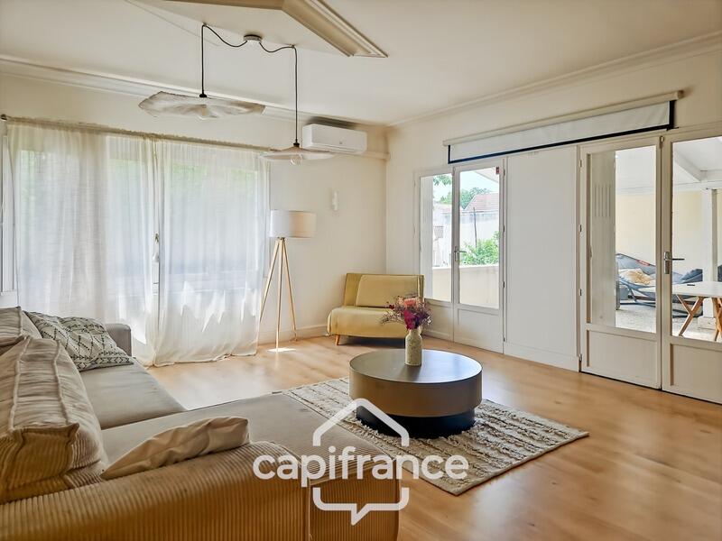 Maison de village - 300 m² - 9 pièces