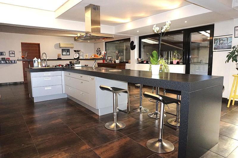 Loft - 269 m² - 6 pièces