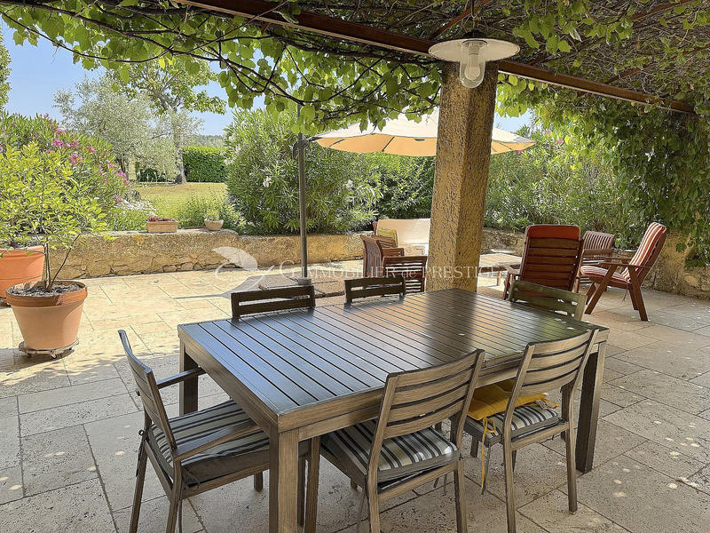 Mas - 257 m² - 9 pièces