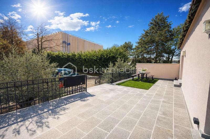 Maison - 185 m² - 6 pièces