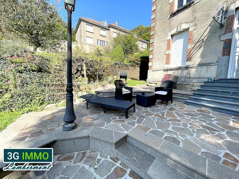 Maison - 258 m² - 12 pièces