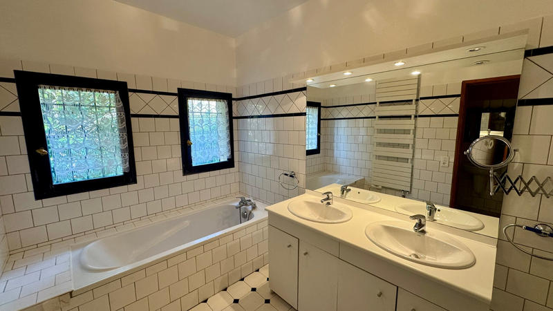 Appartement - 202 m² - 5 pièces