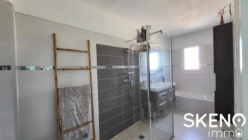 Villa - 90 m² - 4 pièces