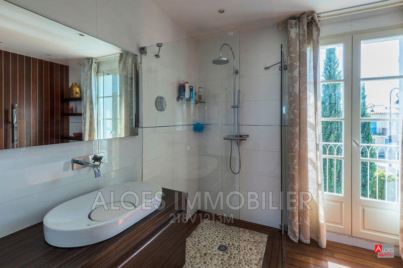 Maison - 180 m² - 6 pièces