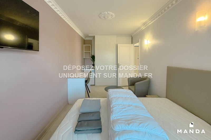Chambre - 25 m² - 6 pièces