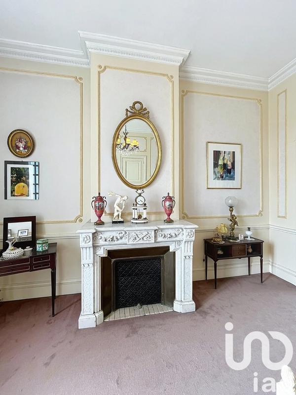 Maison - 323 m² - 9 pièces