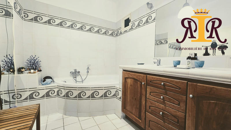 Appartement - 107 m² - 5 pièces