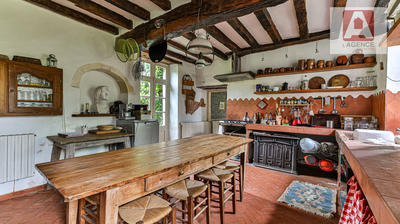 Maison - 240 m² - 6 pièces