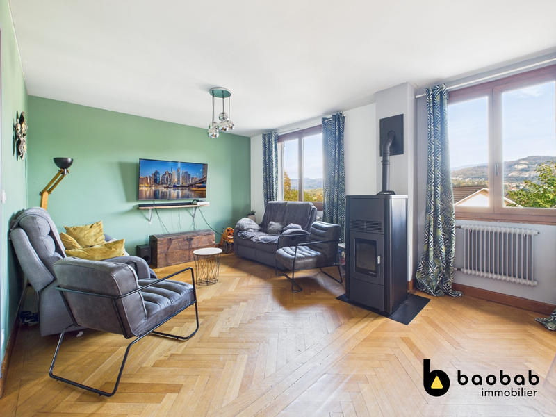 Maison - 199 m² - 8 pièces