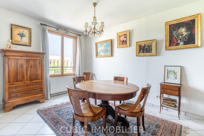 Appartement - 95 m² - 4 pièces