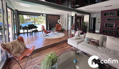 Maison contemporaine - 279 m² - 12 pièces