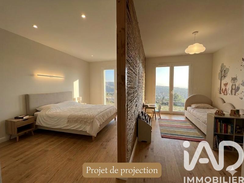 Maison - 136 m² - 4 pièces