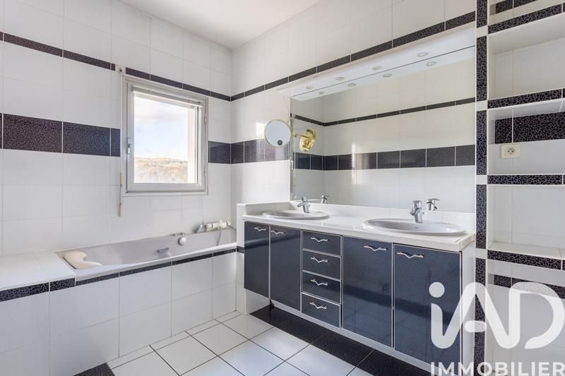 Maison de maîtres - 245 m² - 7 pièces