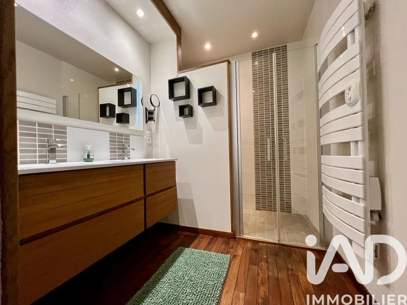 Maison - 217 m² - 7 pièces