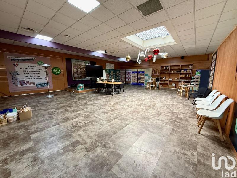 Local commercial - 2 054 m²