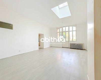 Appartement - 100 m² - 4 pièces